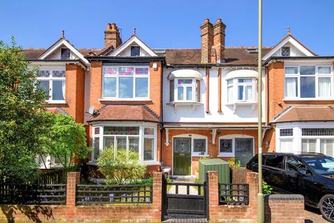 Chislehurst Avenue, London, N12