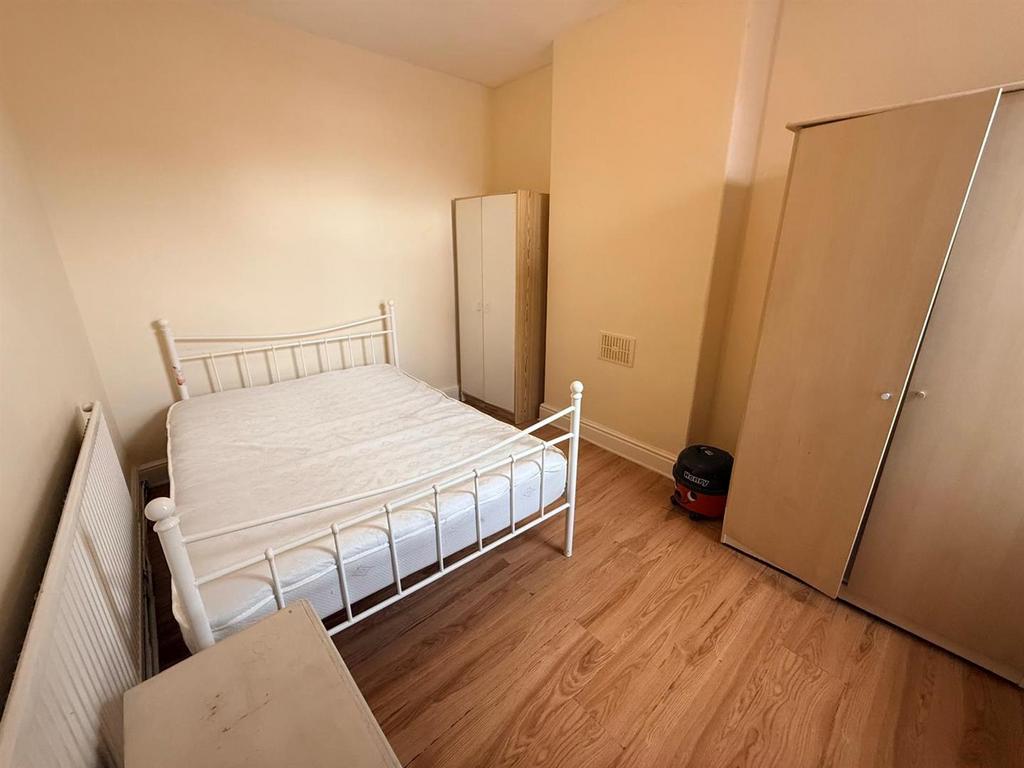 Apartment in Manchester - View 5