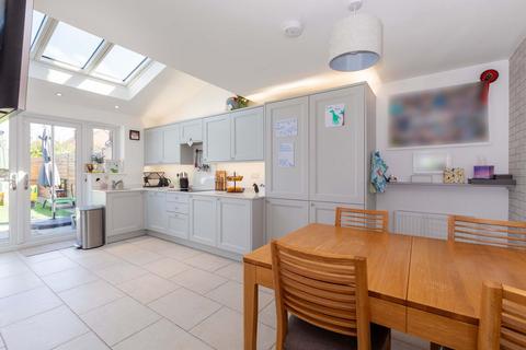 4 bedroom semi-detached house for sale, Talbot Avenue, Langley SL3