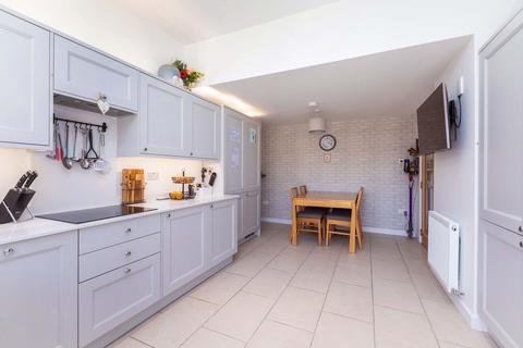 4 bedroom semi-detached house for sale, Talbot Avenue, Langley SL3