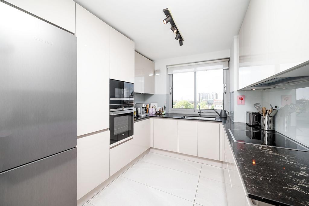 Apartment in London - More