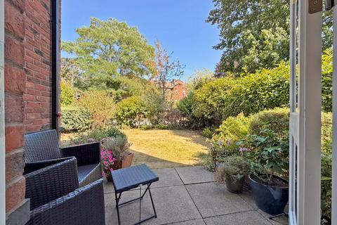 2 bedroom ground floor flat for sale, Wombrook Court, Wombourne, WV5