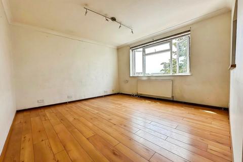 1 bedroom flat for sale, Spinney, Slough