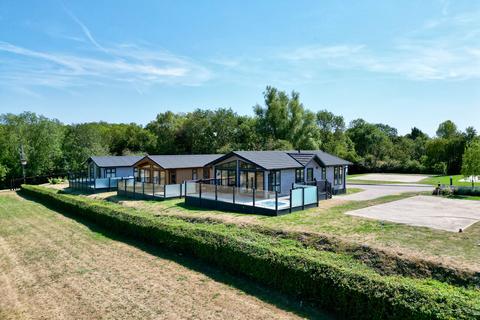 2 bedroom lodge for sale, Omar Kingfisher Lodge Cambridge Country Club, Bourn CB23