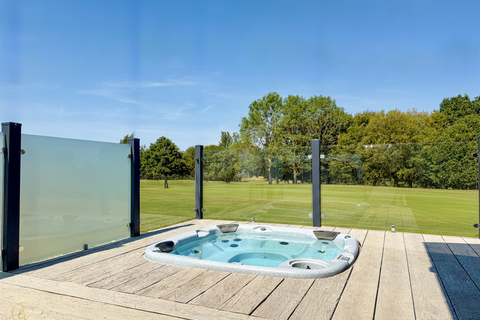 2 bedroom lodge for sale, Omar Kingfisher Lodge Cambridge Country Club, Bourn CB23