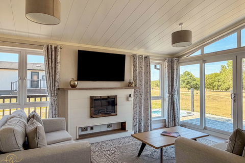 2 bedroom lodge for sale, Omar Kingfisher Lodge Cambridge Country Club, Bourn CB23