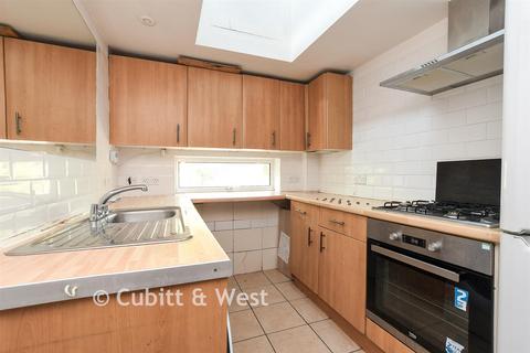 1 bedroom ground floor maisonette for sale, Farningham Road, Caterham CR3