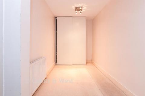 1 bedroom ground floor maisonette for sale, Farningham Road, Caterham CR3