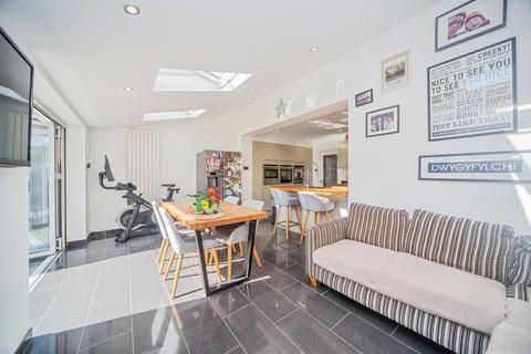 3 bedroom semi-detached house for sale, Lansdowne Road, Regents Park, Southampton, Hampshire, SO15