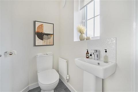3 bedroom semi-detached house to rent, Sylvester Crescent, S81