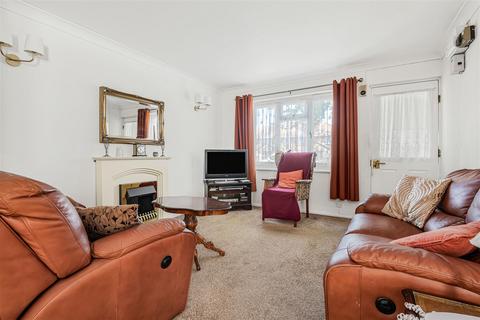 1 bedroom retirement property for sale, Riverside Court, North Chingford