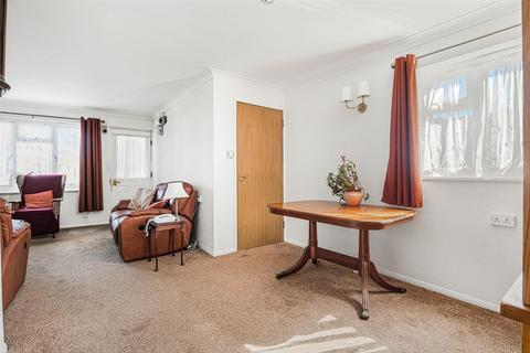 1 bedroom retirement property for sale, Riverside Court, North Chingford
