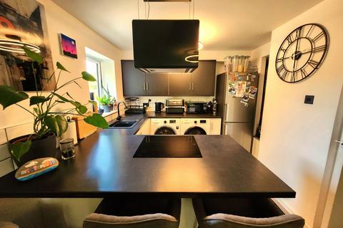 2 bedroom flat to rent, Bracken Park Gardens, Stourbridge DY8