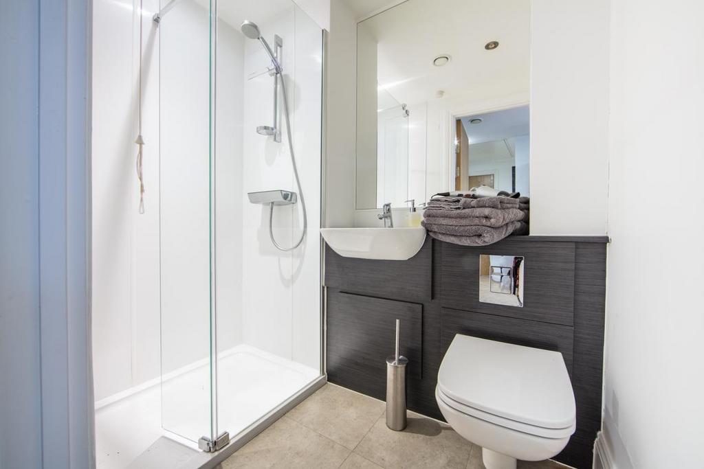 Apartment in Newcastle Upon Tyne - View 3