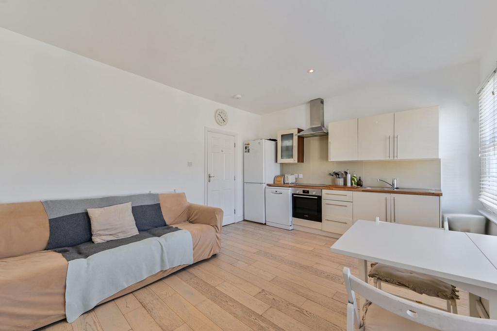 Apartment in London - View 4