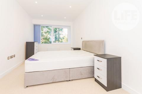 1 bedroom flat to rent, Lampton Road, London TW3