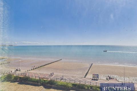 2 bedroom apartment for sale, Royal Crescent Court, Royal Crescent, Bridlington, Yorkshire
