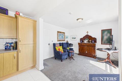 2 bedroom apartment for sale, Royal Crescent Court, Royal Crescent, Bridlington, Yorkshire