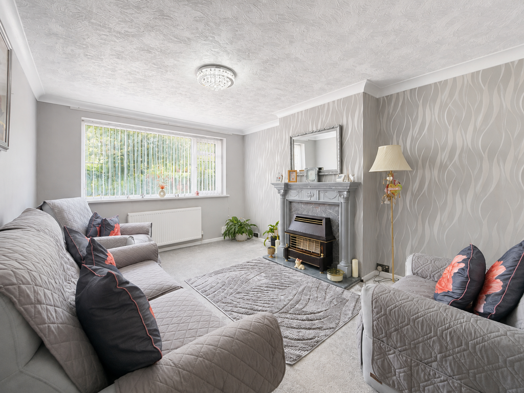 Apartment in Solihull, West Midlands - View 2