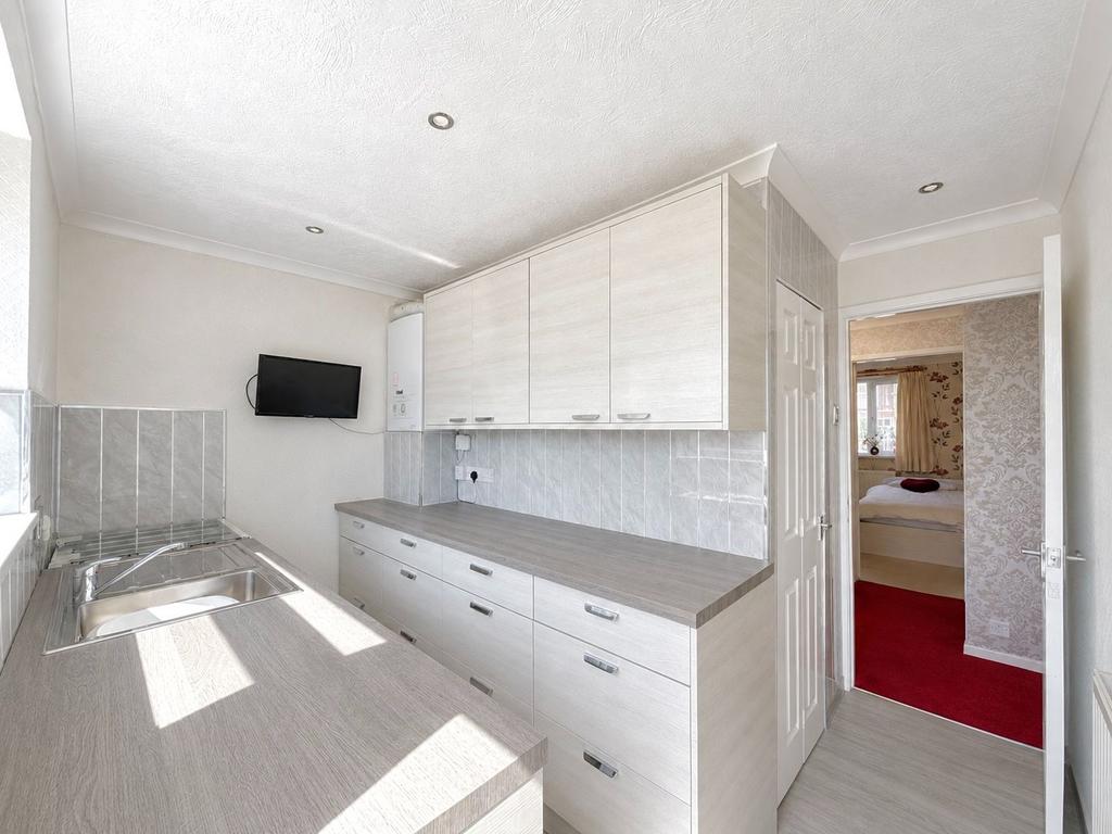 Apartment in Solihull, West Midlands - View 3