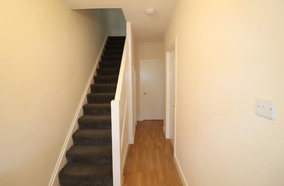 House in London - View 2