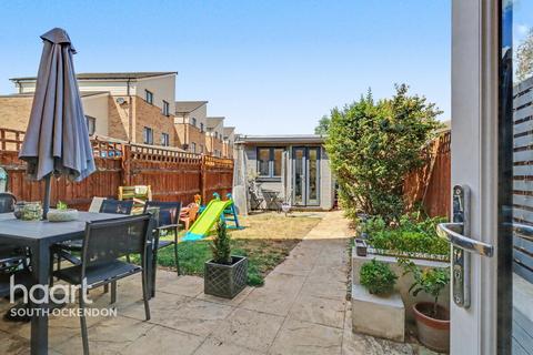 2 bedroom semi-detached house for sale, Bredle Way, Aveley