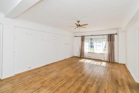 1 bedroom ground floor flat for sale, Elmfield West Block, Southampton