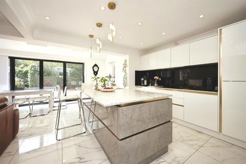 4 bedroom detached house for sale, Melrose Drive, Elstow, Bedford