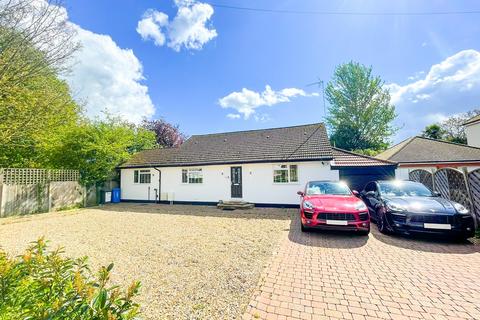 3 bedroom detached bungalow for sale, Wraysbury, Berkshire