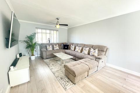 3 bedroom detached bungalow for sale, Wraysbury, Berkshire