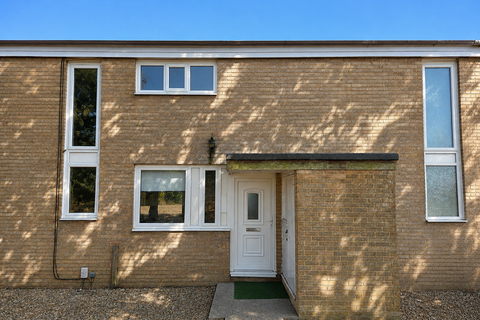 3 bed property for rent in Grasmere Green, Wellingborough, NN8
