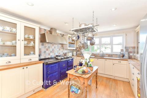 5 bedroom detached house for sale, Havant Road, Hayling Island PO11