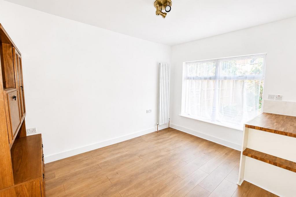 House in Romford - View 5