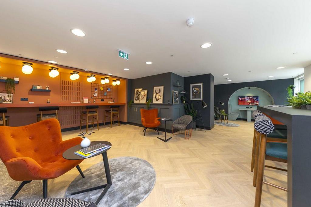 Apartment in London - View 5