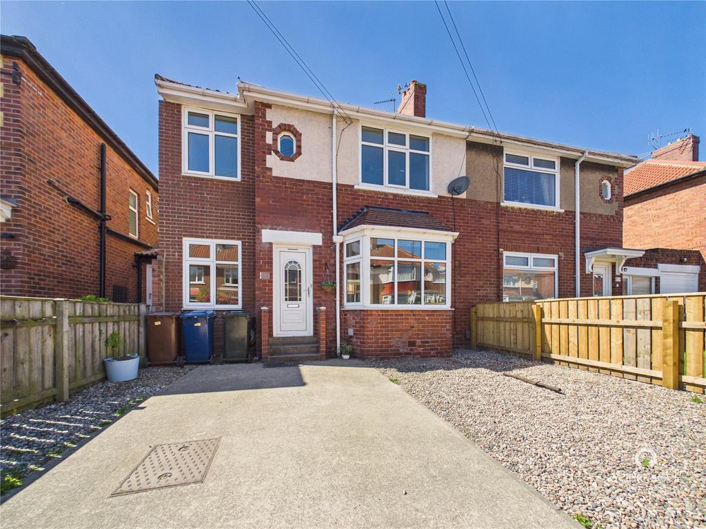 Detached house exterior, driveway