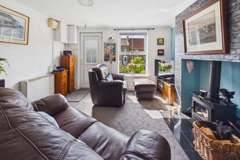 2 bedroom cottage for sale, 6 Bartons Row, Egton