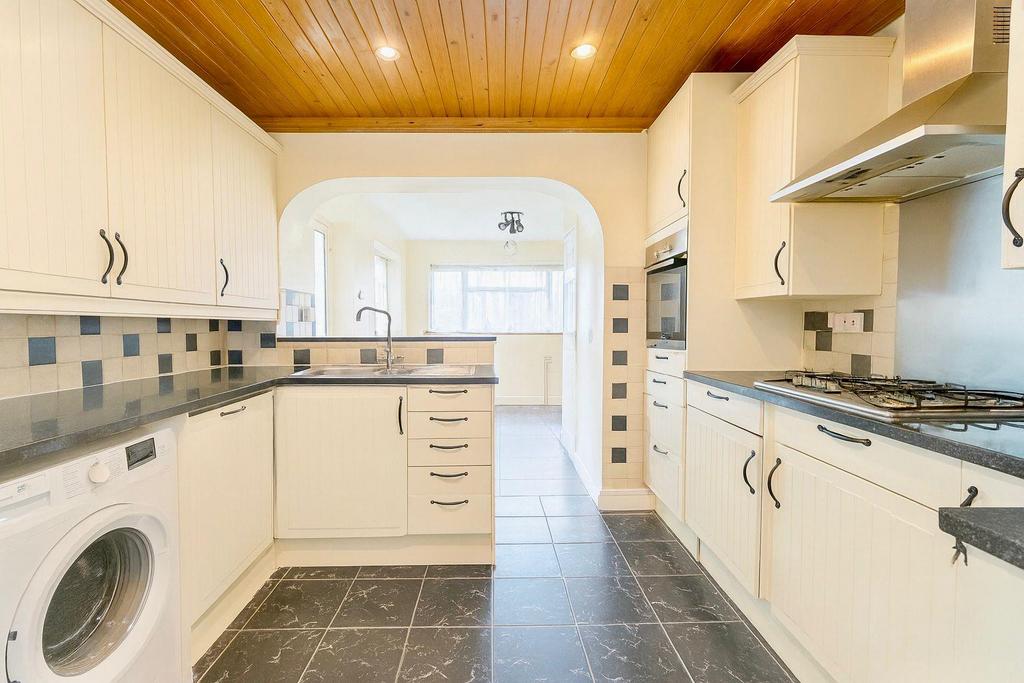 House in Morden - View 5