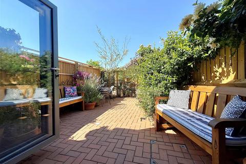 2 bedroom end of terrace house for sale, Rosemary Gardens, Whiteley