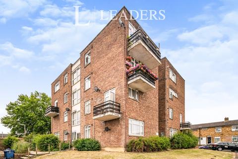 undefined, Hollyfield, Harlow, CM19