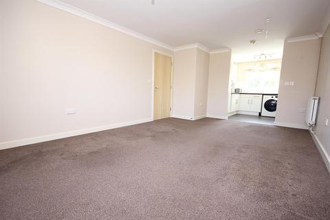 2 bedroom apartment for sale, Lynn Crescent, Titchfield Common