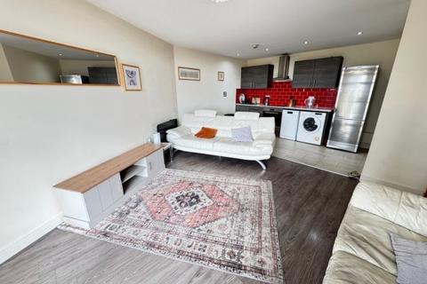 2 bedroom house to rent, Altolusso Apartments, Cardiff CF10