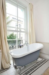1 bedroom flat to rent, Gloucester Terrace, Bayswater, London, W2