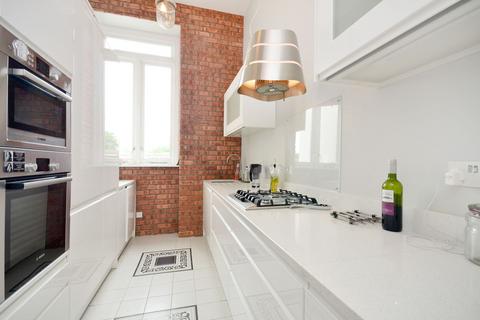 1 bedroom flat to rent, Gloucester Terrace, Bayswater, London, W2
