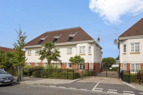 2 bedroom flat for sale, Spacious Two-Bedroom Apartment with Parking  in Popular Gibbs Green Location HA8