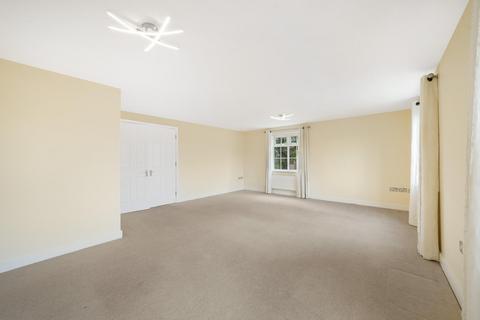 2 bedroom flat for sale, Spacious Two-Bedroom Apartment with Parking  in Popular Gibbs Green Location HA8