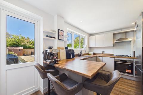 3 bedroom terraced house to rent, Winchgrove Road, Bracknell, Berkshire, RG42