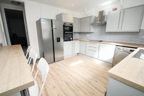 5 bedroom terraced house for sale, Burley Lodge Road, Hyde Park, Leeds, LS6