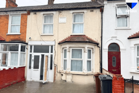 5 bedroom terraced house to rent, Cranborne Road, Barking IG11