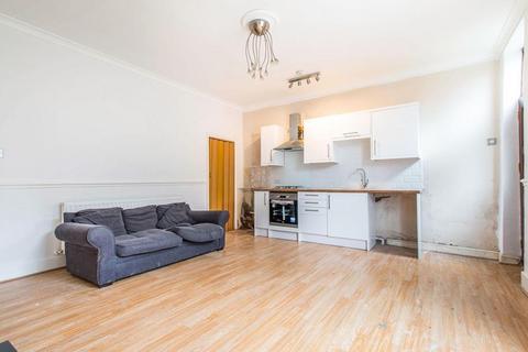2 bedroom end of terrace house to rent, Walker Street, Earlsheaton, DEWSBURY