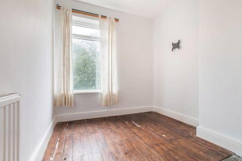 2 bedroom end of terrace house to rent, Walker Street, Earlsheaton, DEWSBURY